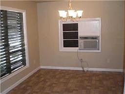 4th image of 5527 Avenue Q 1/2