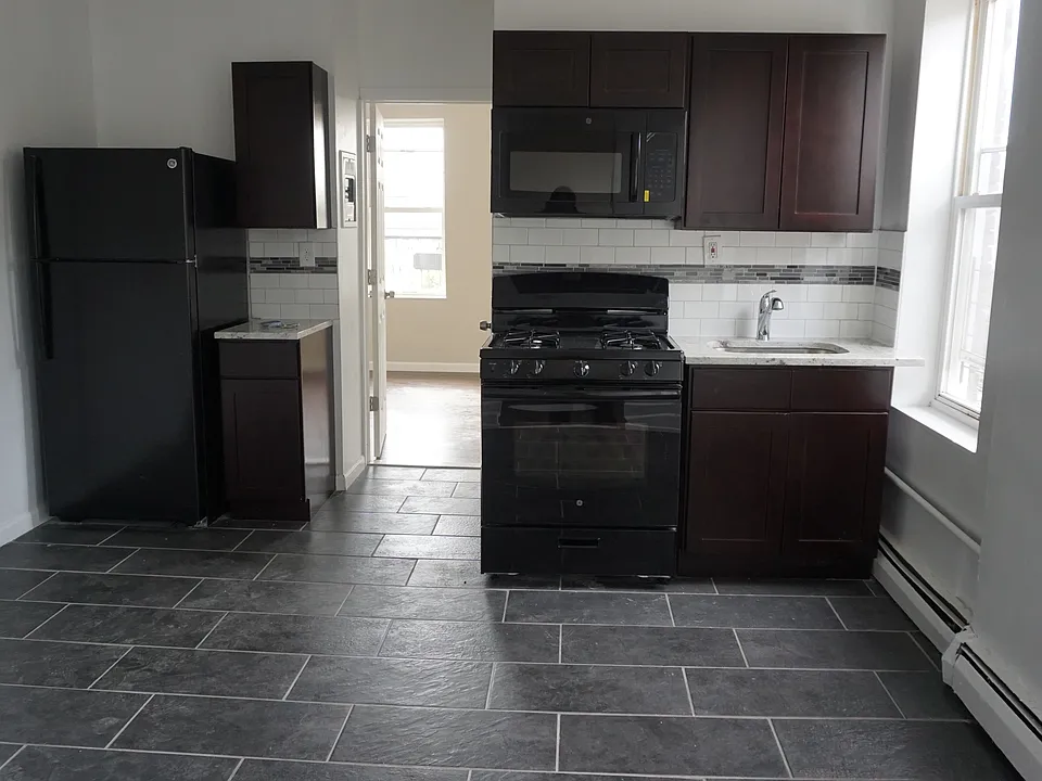 447 N 5th St #3D