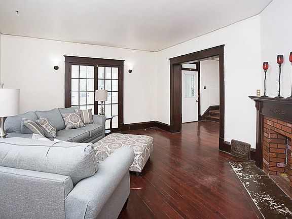 3rd image of 215 Broadwater Ave