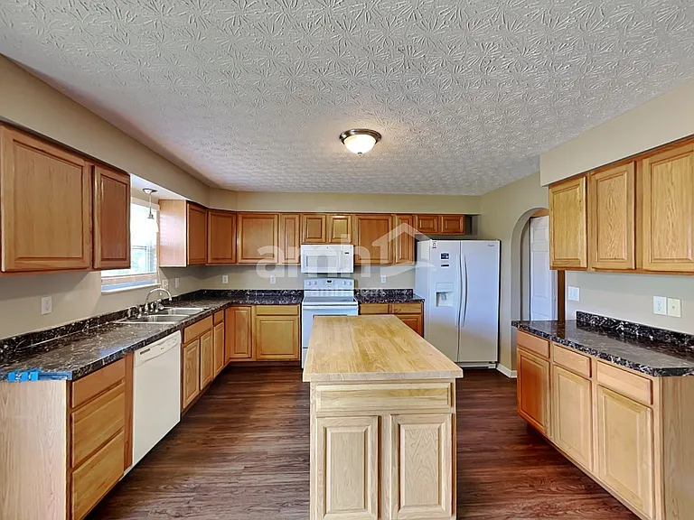 5609 Nutmeg Pl — Photo 3