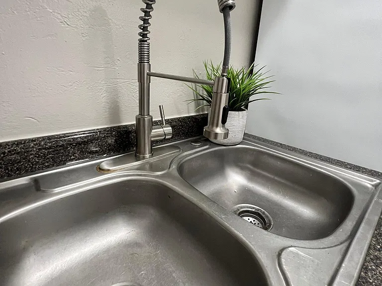 1186 Oregon Ave — Photo 3