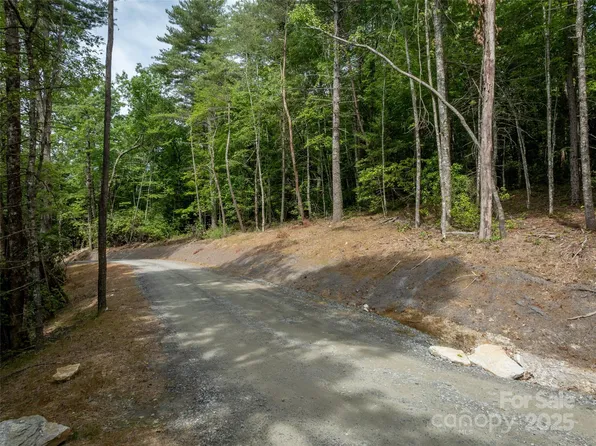 99999 Bulling Creek Rd, Hendersonville, NC 28739