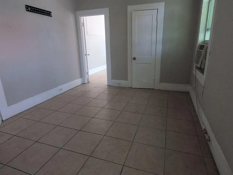 417 N Liberty St #8 — Photo 7