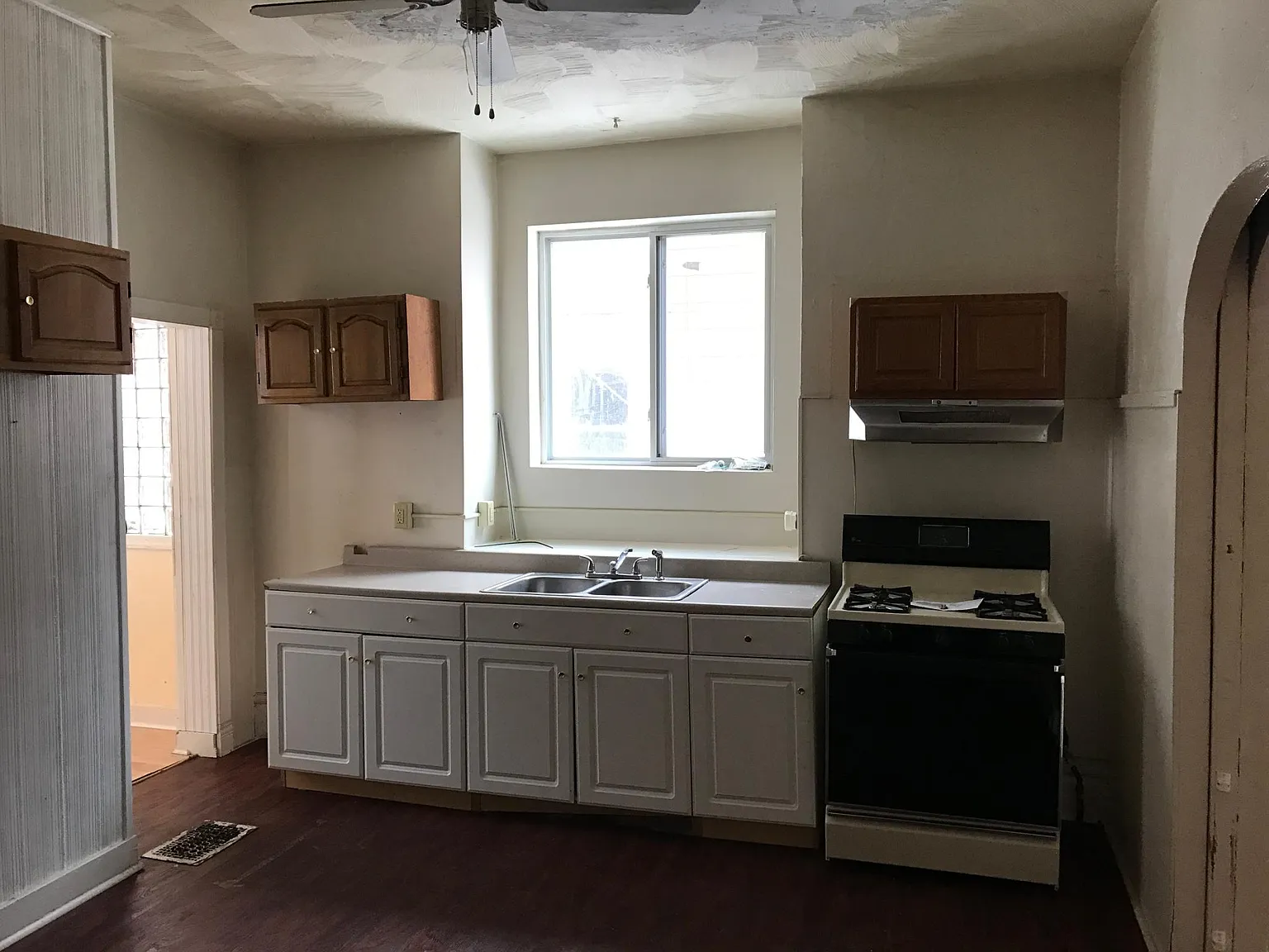 343 Center Ave photo 1