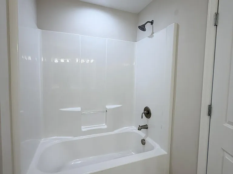 1140 Orchard Dr — Photo 8