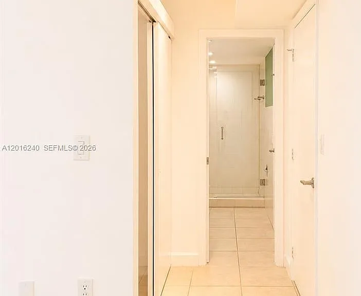 555 NE 30th St #404 — Photo 18