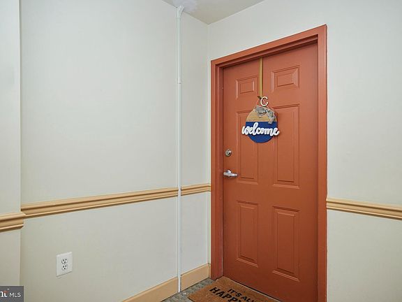 5th image of 229 N Thomas St Unit 102