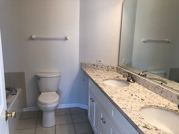 4th image of 832 Stuarts Dr