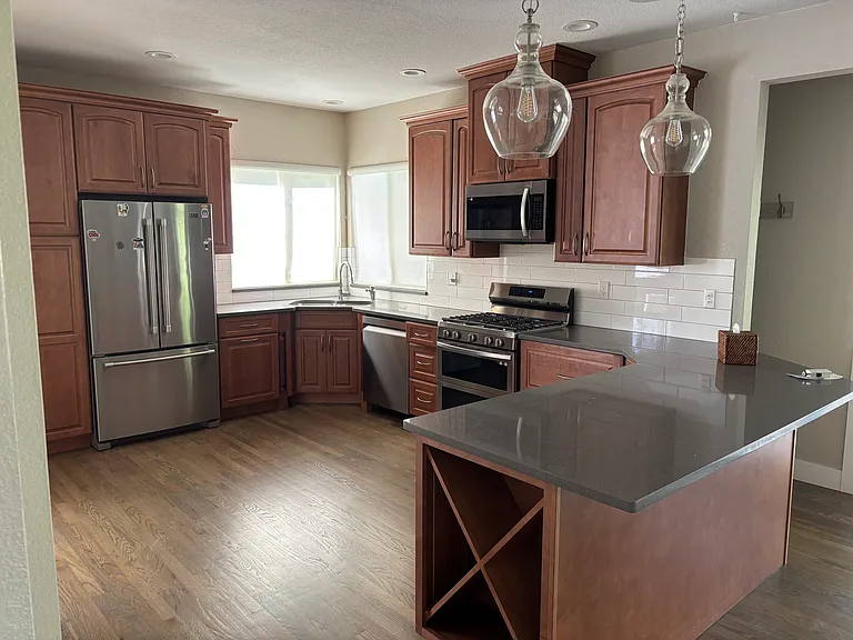 1098 W 144th Pl — Photo 3