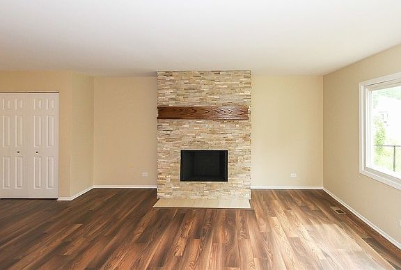 4th image of 721 N Lakeside Dr