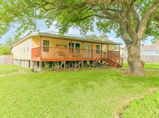 454 8th St, San Leon, TX 77539
