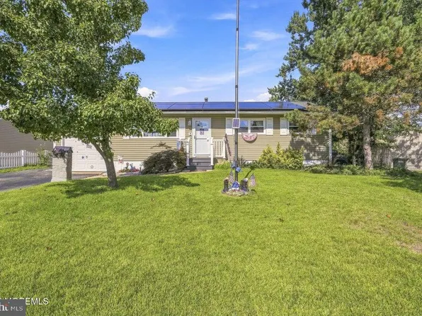 401 Applegate Ave, South Toms River, NJ 08757