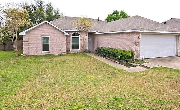 2nd image of 1810 Knob Hill Dr