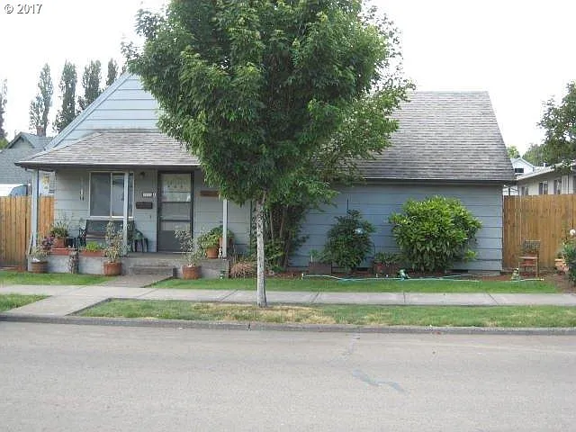 2220 23rd Ave APT A photo 1