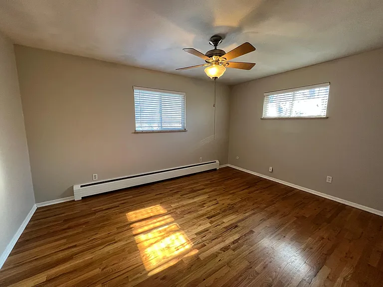 5858 Pierson St — Photo 10