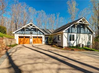 145 Sequoyah Hills Dr, Fletcher, NC 28732