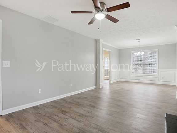 4th image of 551 Oak Vista Ct