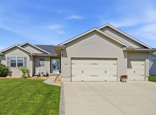 3404 Royal Dr SW, Cedar Rapids, IA 52404