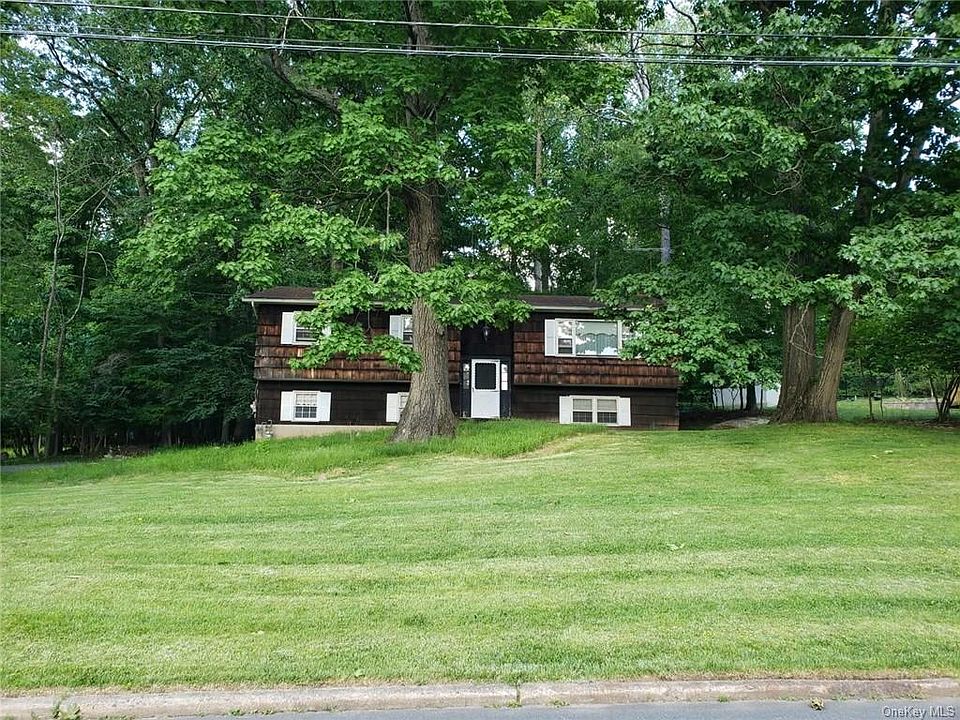 1st image of 15 Dawn Ln