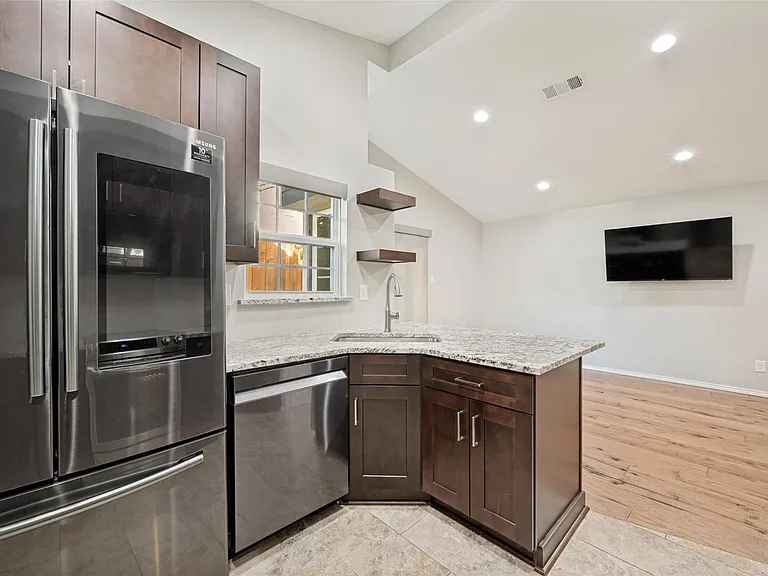 2759 Harbinger Ln — Photo 4