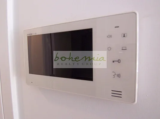 Rented by Bohemia Realty Group | media 34