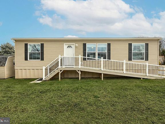 4th image of 233 Eagle Dr