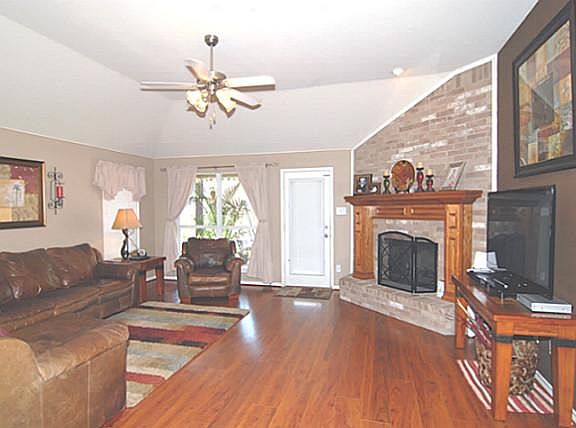 4th image of 3078 Cobblestone Dr
