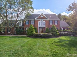 2 Harvest Ln, Long Valley, NJ 07853