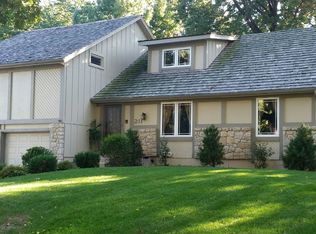 211 NW Hemlock St, Lees Summit, MO 64064