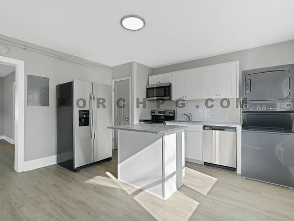 5th image of 907 Maple Ave SE #1