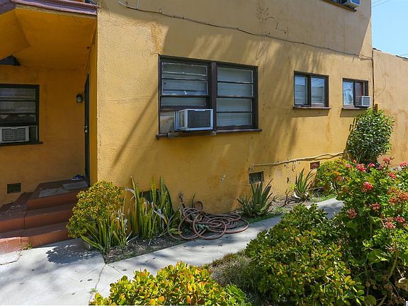3rd image of 5906 Vineland Ave