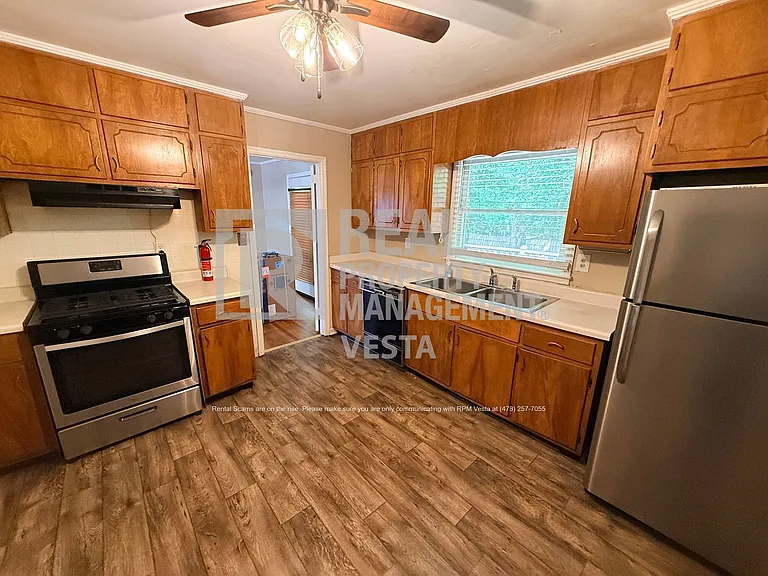 1933 Deerwood Pl — Photo 10