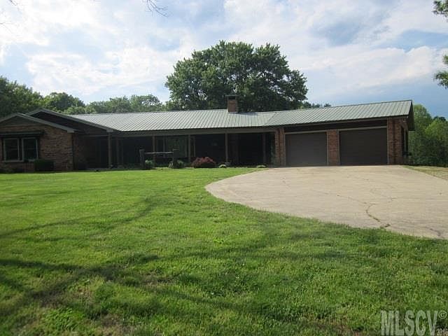 1st image of 5916 Hollow Springs Cir