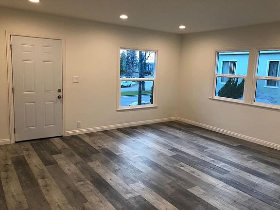 5th image of 1035 W Glenoaks Blvd