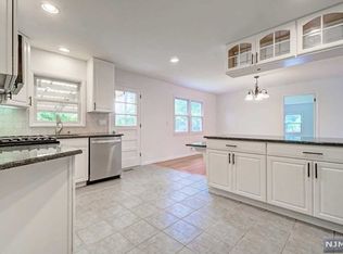 34 Buckingham Rd, Cresskill, NJ 07626