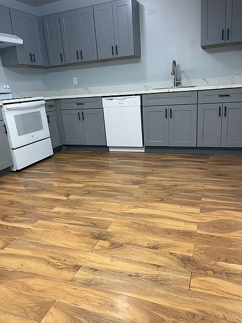 2 bed, 800 sqft, $1,500 — Photo 2