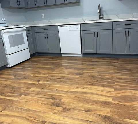 Kitchen with dishwasher