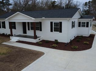 903 E Balsey Street, Clinton, NC 28328