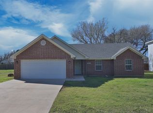 204 S Atwood St, Boyd, TX 76023