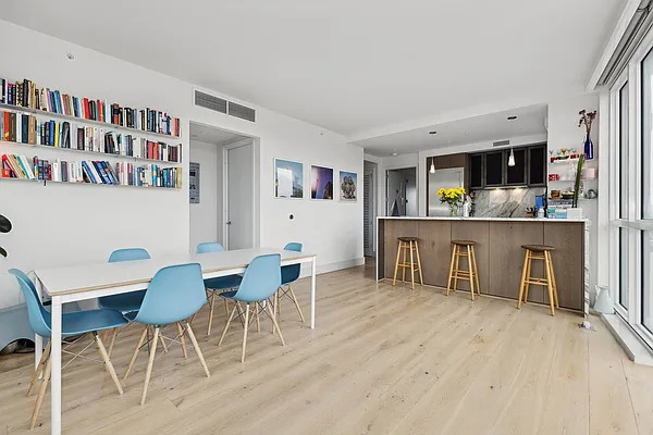 Rented by Manhattan Realty Group | media 21