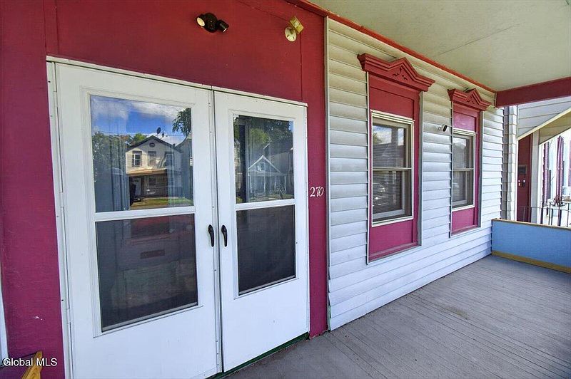 4th image of 270 4th Avenue