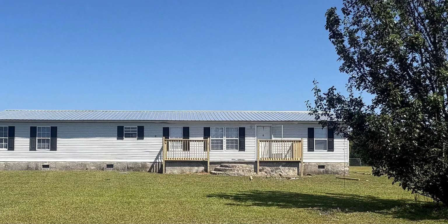 4 Bed/2 Bath Mobile Home — Photo 1
