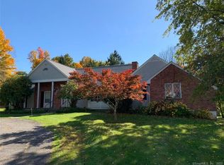 1 Hunting Ridge Rd, Brookfield, CT 06804