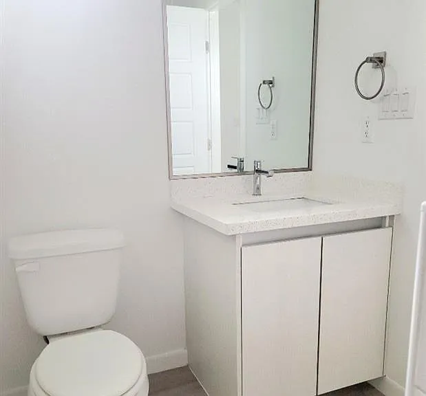 116 W Campeche Ave — Photo 9