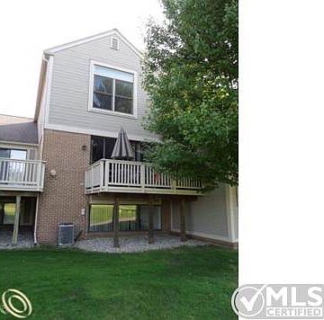 Deck of the back & daylight bsmt