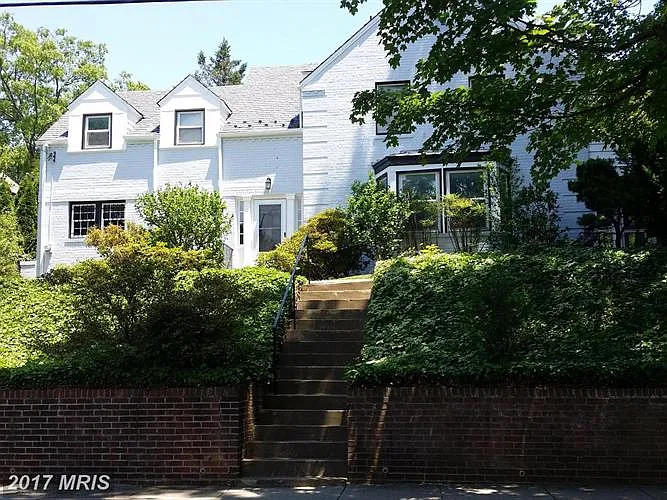4225 43rd St NW photo 1