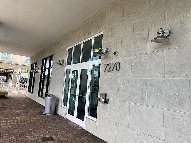 Building Photo - 7270 SW 88th St #B306