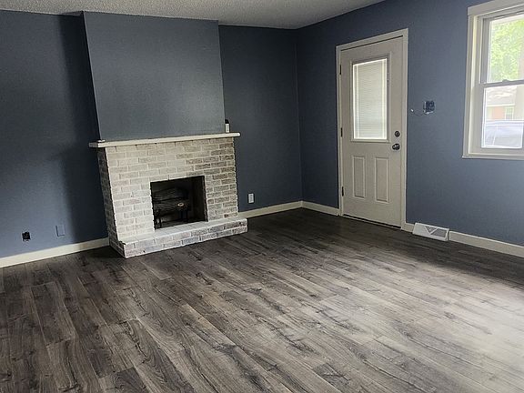 3rd image of 2214 Girard Ave