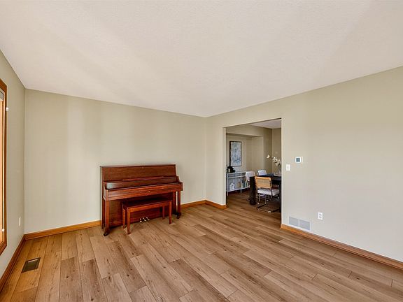 4th image of 3010 SW Coves Dr