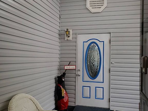 3rd image of 551 Par Pines Blvd